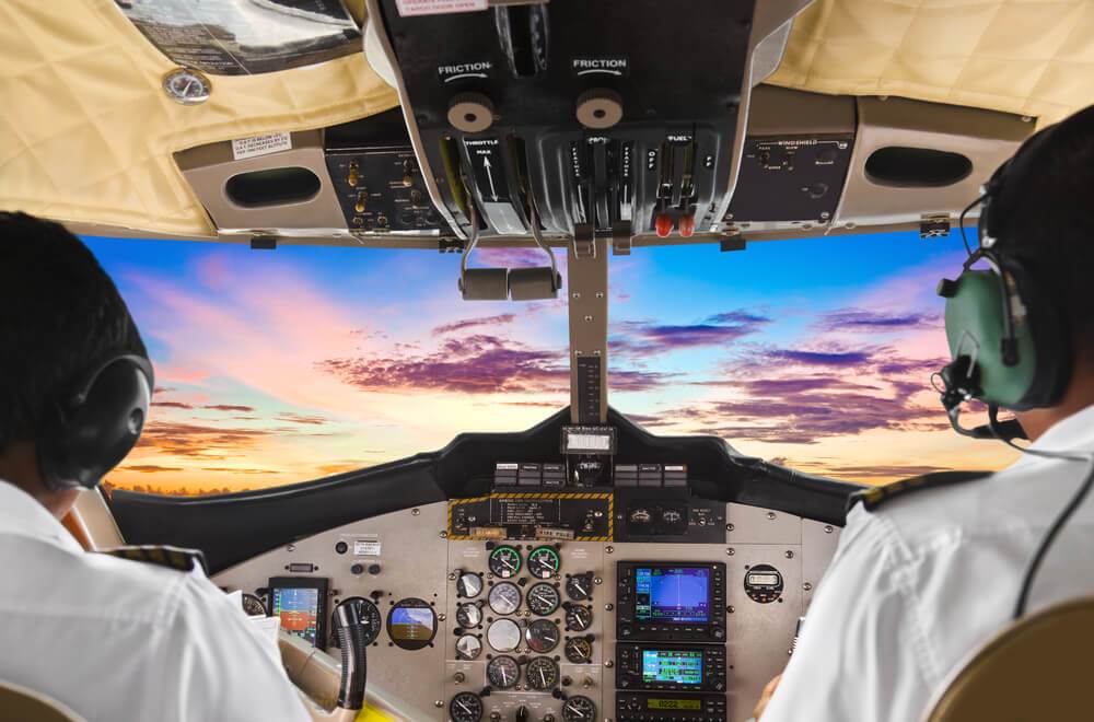 Estrés en piloto de avión: cómo la psicología puede ayudar
